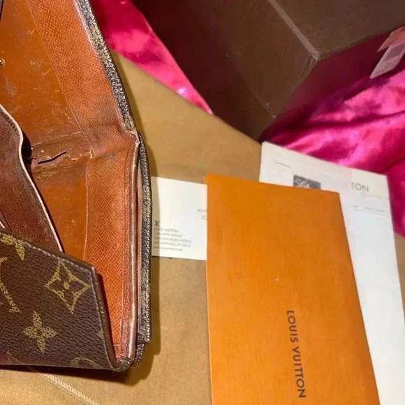 AUTHENTIC VINTAGE LOUIS VUITTON TRAVEL BUM BAG - Picture 8 of 13